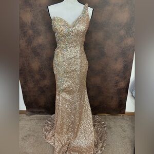 Let’s Fashion ball gown